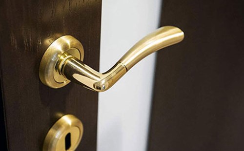 貴陽(yáng)南明區(qū)保險(xiǎn)柜開(kāi)鎖(修鎖換鎖芯電話(huà))